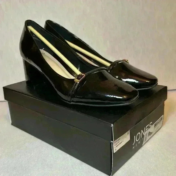 JONES NEW YORK Women Aubin Block Heel Dress Pumps In Black w Gold Buckle Size 10 - Picture 2 of 13
